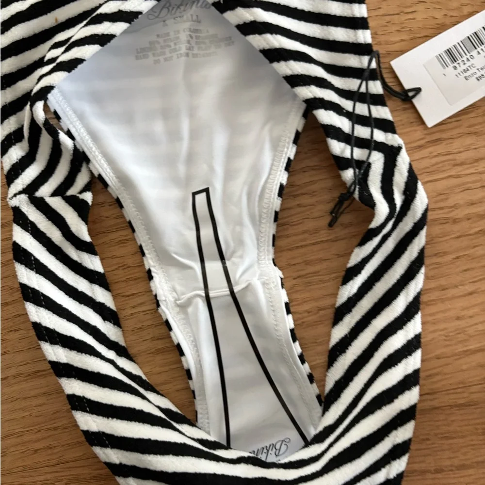 Frankie’s bikinis set
